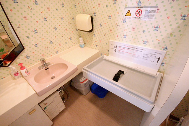 とのうちファミリークリニック　おむつ交換室